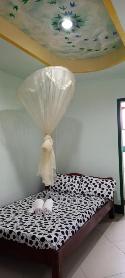 Rodel Yellow Hauz Itaytay Exterior foto
